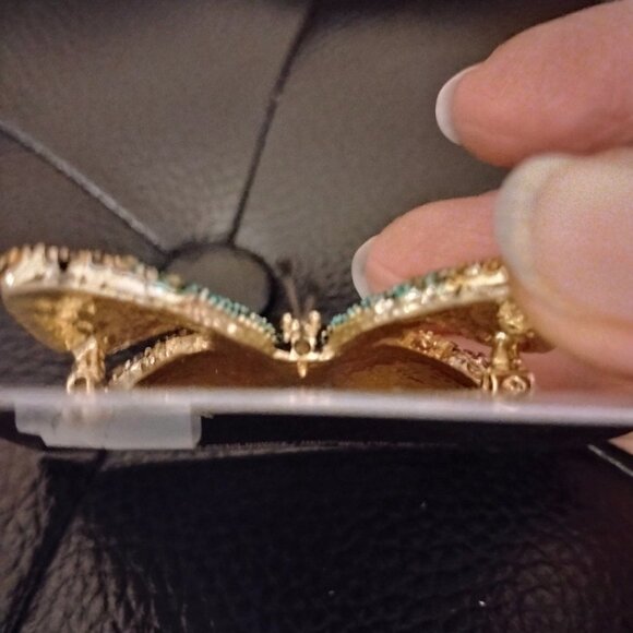 Stunning Brooch Butterfly Shape Metal and Rhinestones Colorful Vibrant Sparkly - Picture 4 of 9